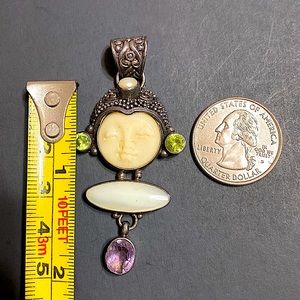 🖤VTG💕Sterling Peridot Amethyst MOP Antique bone Goddess pendant